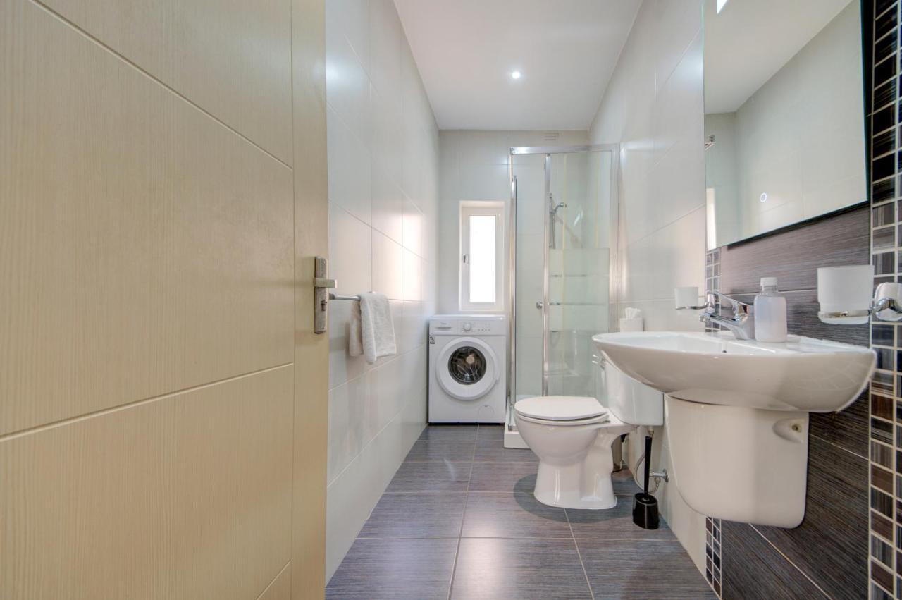 Sapphire Court 2 Bedroom Apartments By Shortletsmalta Sliema Dış mekan fotoğraf
